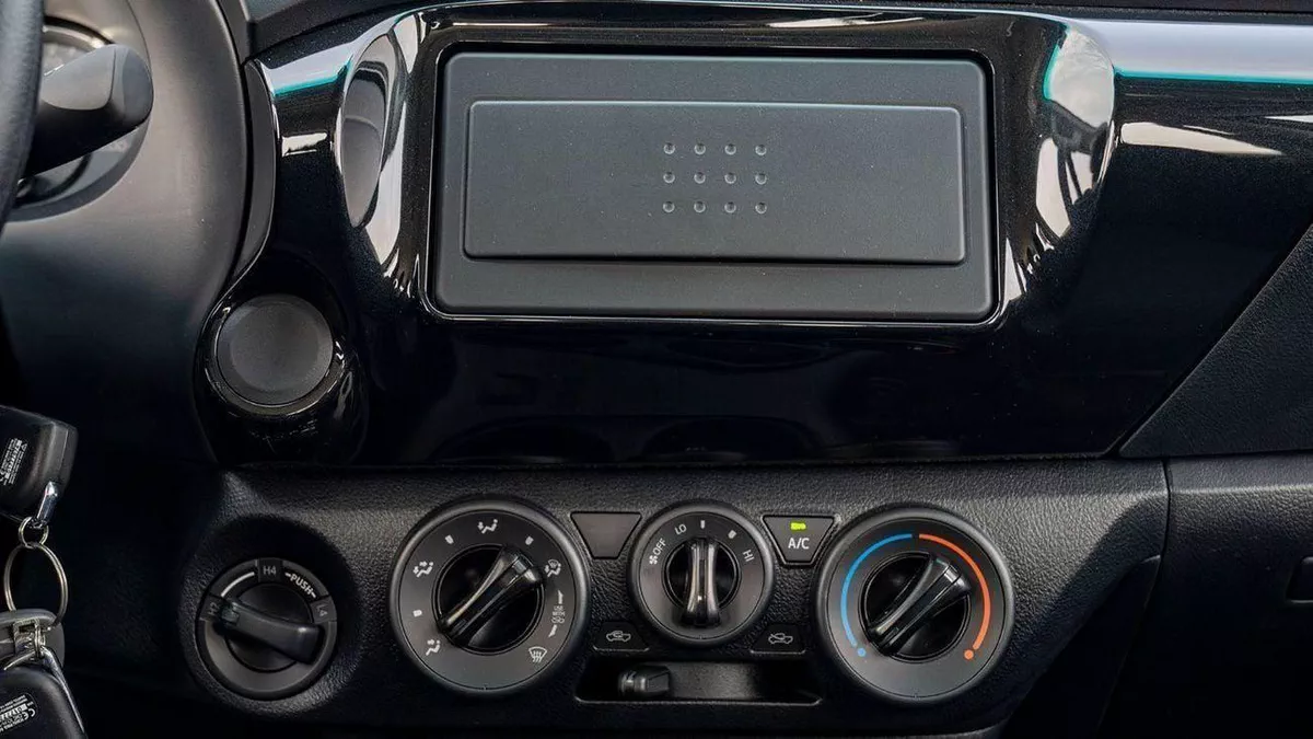 Toyota Hilux GLX MID OPTION PETROL 2.7 AT-20-0