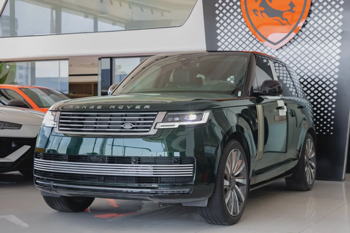 Range Rover | Vogue | SV | GCC | 4.4L Twin-Turbo V8 | SWB | AWD | VIP Rear Seats | 2026 (Export)-2-2