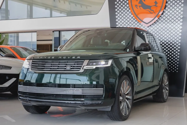 Range Rover | Vogue | SV | GCC | 4.4L Twin-Turbo V8 | SWB | AWD | VIP Rear Seats | 2026 (Export)