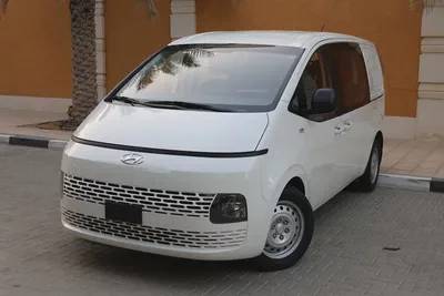 Hyundai Staria 2023 GCC Specs - Perfect Family & Commercial Van-1