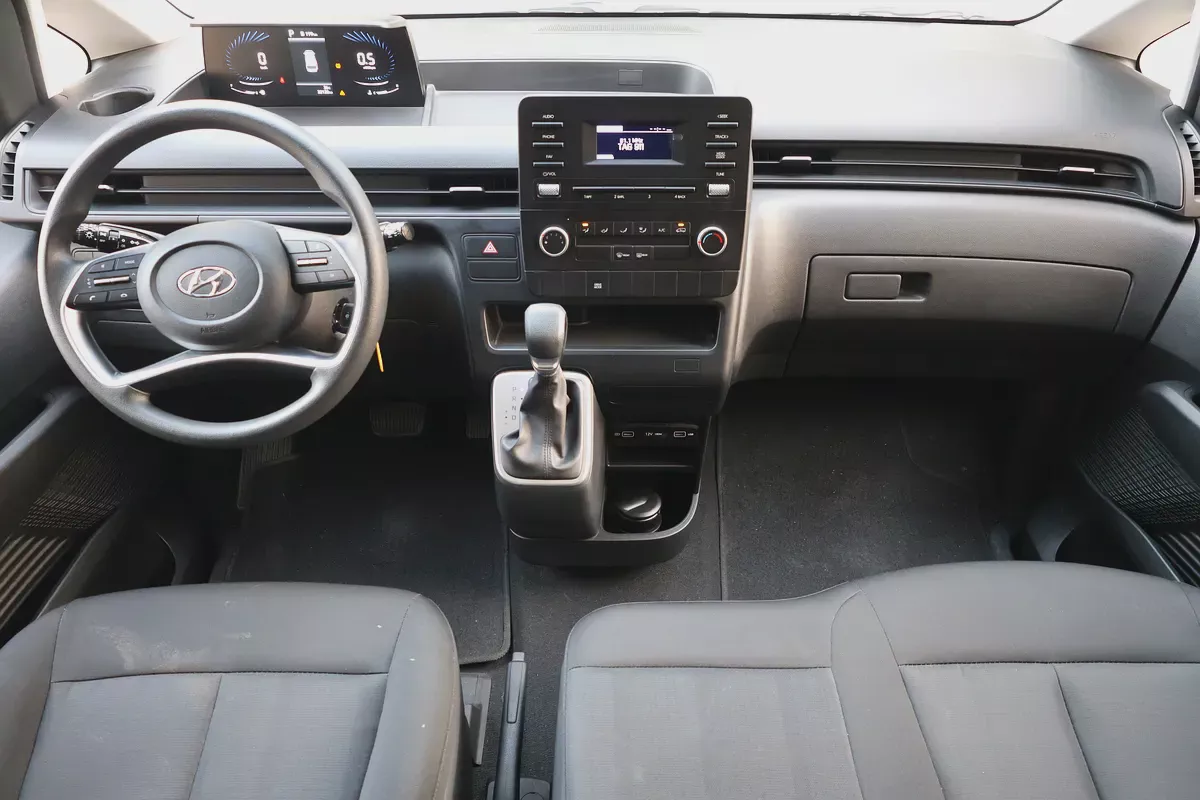 Hyundai Staria 2023 GCC Specs - Perfect Family & Commercial Van-11-11