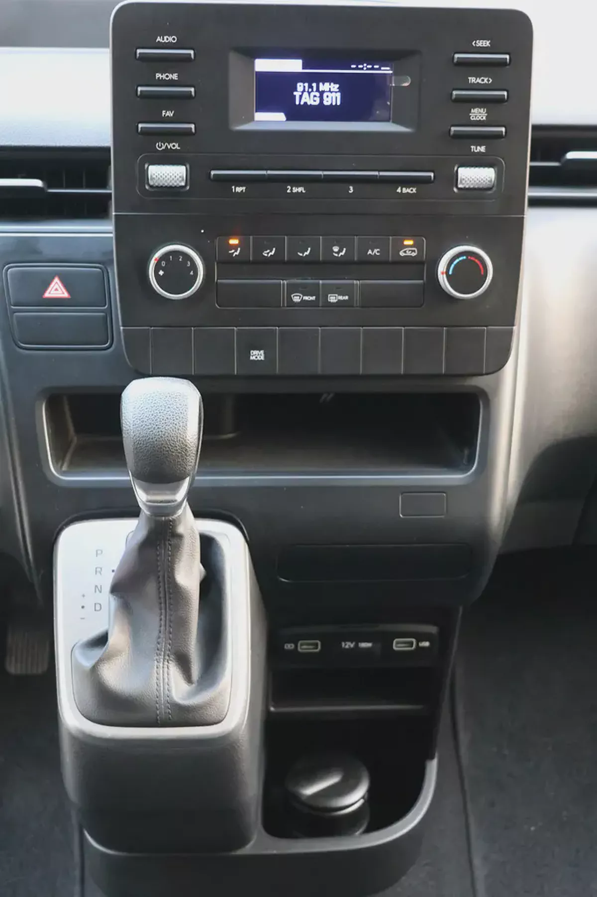 Hyundai Staria 2023 GCC Specs - Perfect Family & Commercial Van-13-13