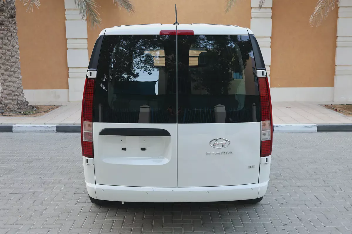 Hyundai Staria 2023 GCC Specs - Perfect Family & Commercial Van-6-6
