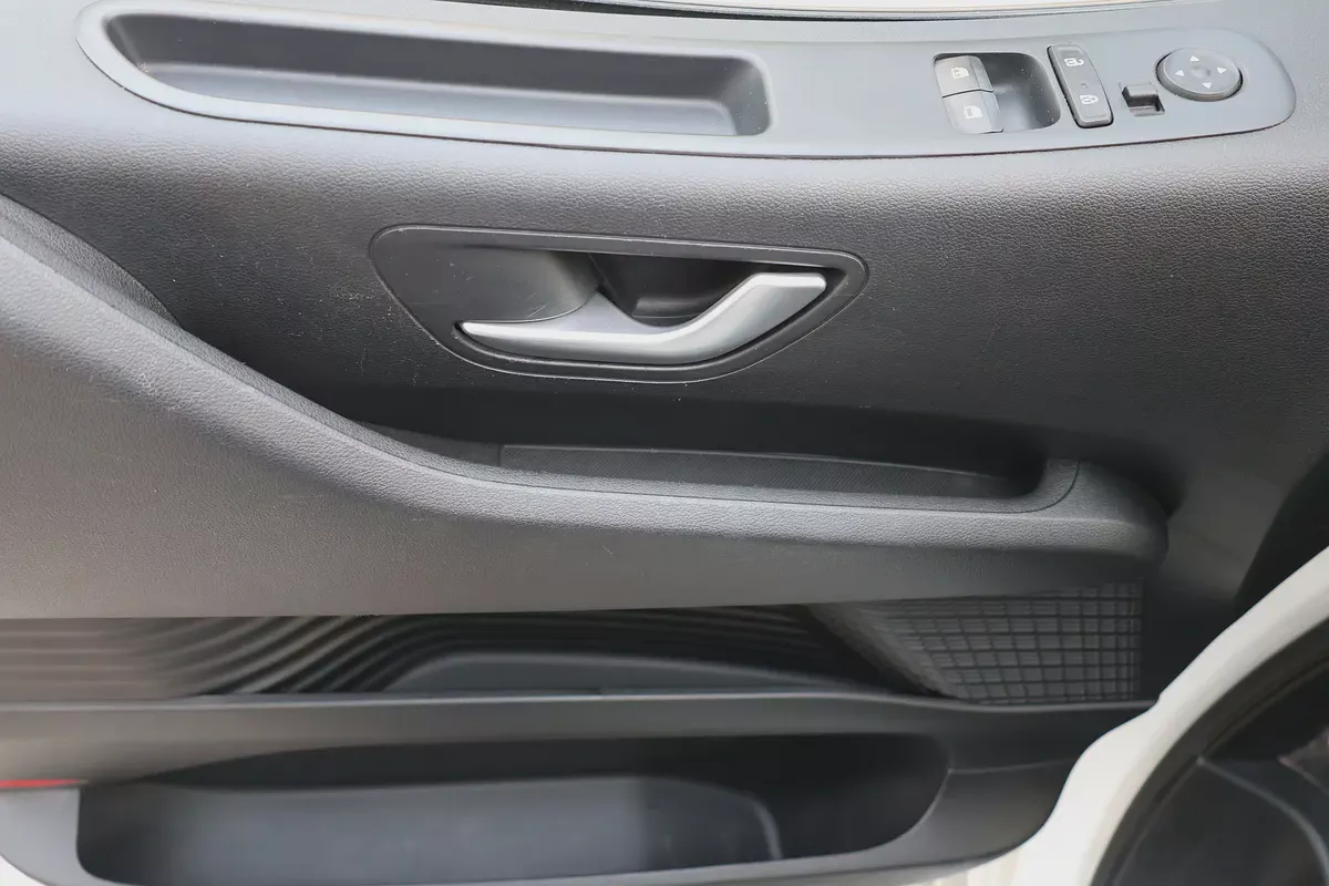 Hyundai Staria 2023 GCC Specs - Perfect Family & Commercial Van-7-7