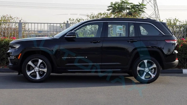 2025 JEEP GRAND CHEROKEE LIMITED PLUS GCC 0Km With 3 Yrs or 60K Km Warranty @Official Dealer