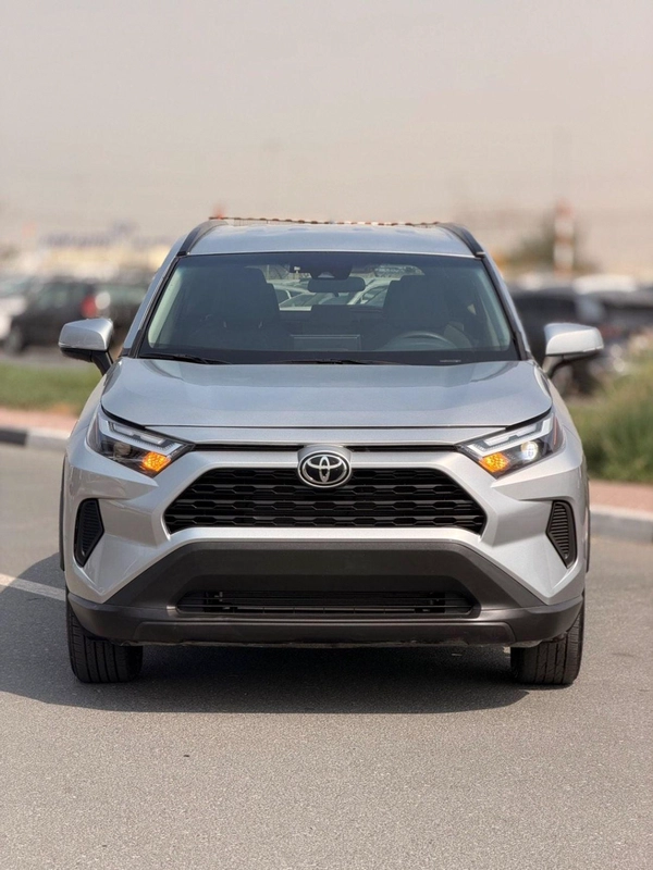 Toyota RAV4 XLE 2.5 L push start 2025 full option