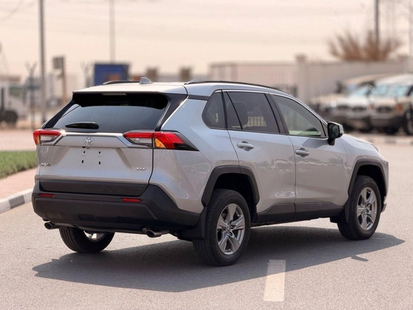 Toyota RAV4 XLE 2.5 L push start 2025 full option
