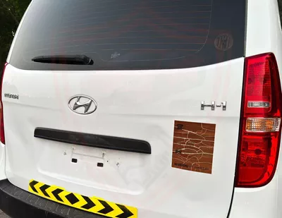 Hyundai H-1 GL Hyundai H1 2021 | 2.4L V4 | GCC Specs | Accident-Free | Excellent Condition | AED 907/Month-7