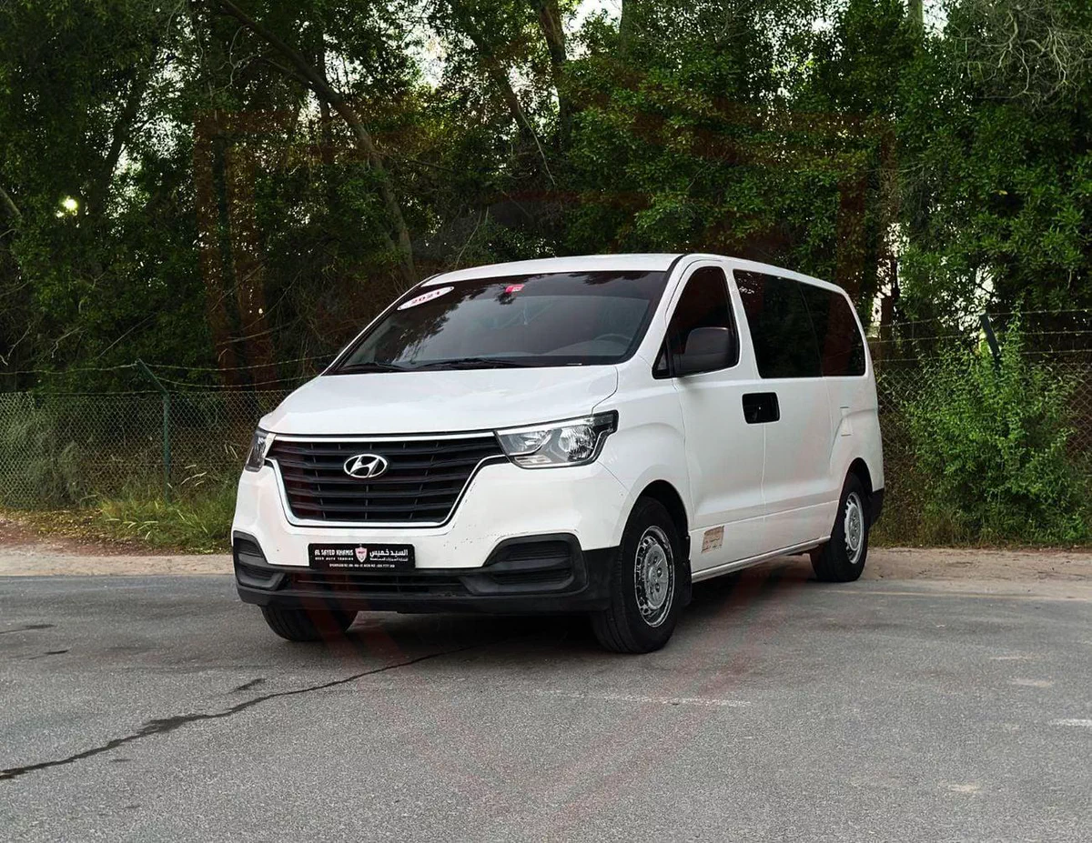 Hyundai H-1 GL Hyundai H1 2021 | 2.4L V4 | GCC Specs | Accident-Free | Excellent Condition | AED 907/Month-2-0