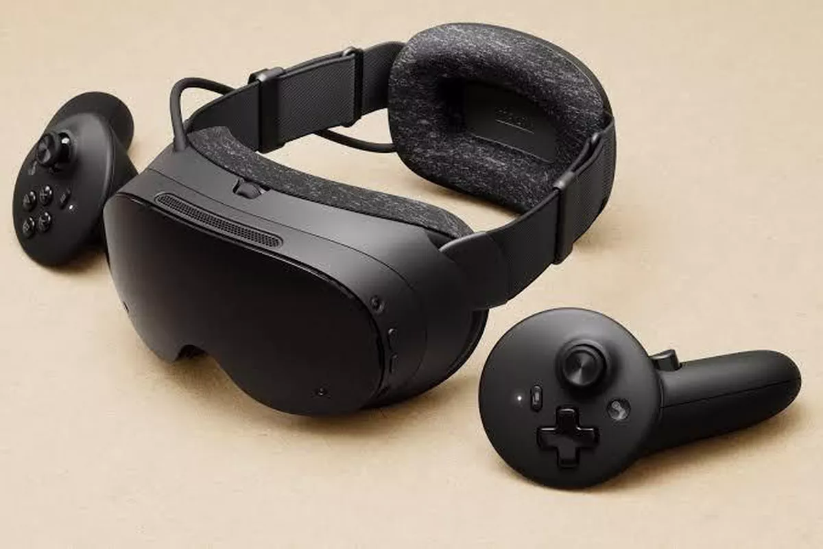 Steam Frame 1TB Complete Kit VR headset