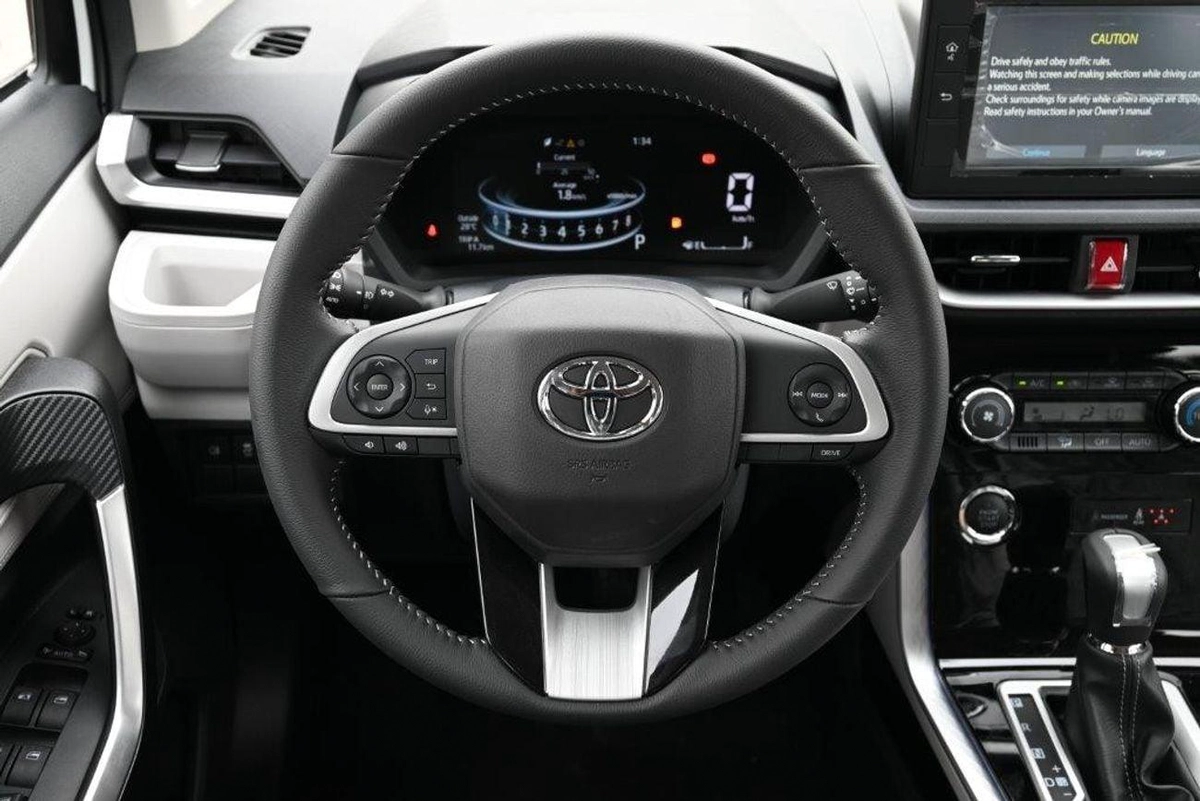 Toyota Veloz full option 1.5L-6-0