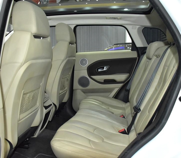 Land Rover Range Rover Evoque ( 2015 Model ) in White Color GCC Specs