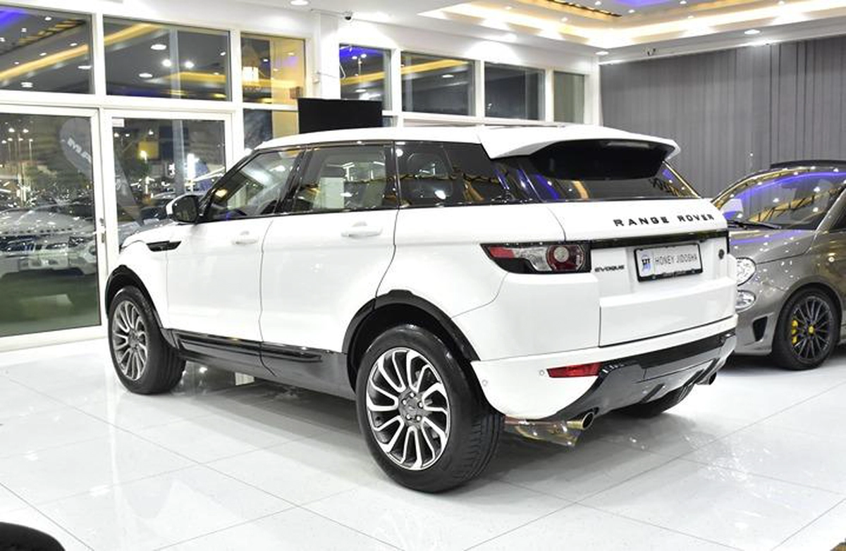 Land Rover Range Rover Evoque ( 2015 Model ) in White Color GCC Specs-6-6