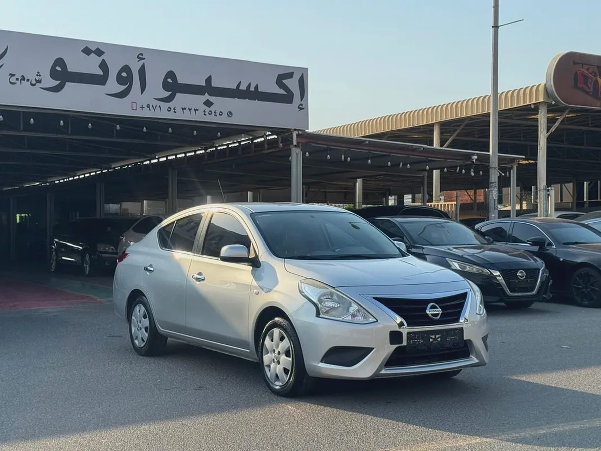 Nissan Sunny 2022 SE | GCC Specs | Low Mileage | Excellent Condition-1-1