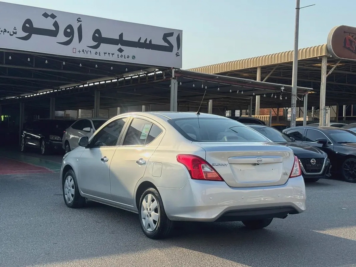 Nissan Sunny 2022 SE | GCC Specs | Low Mileage | Excellent Condition-2-2