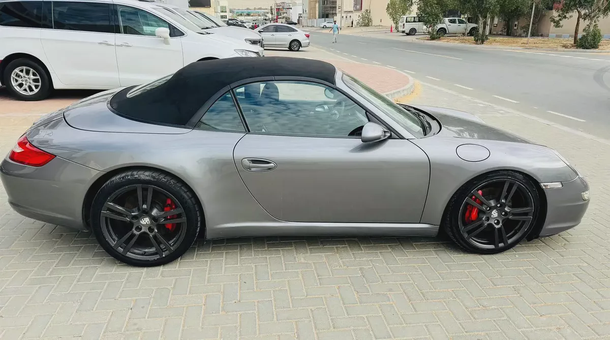 GCC Specs Porsche 911 Carrera S 2006 - Excellent Condition-3-3