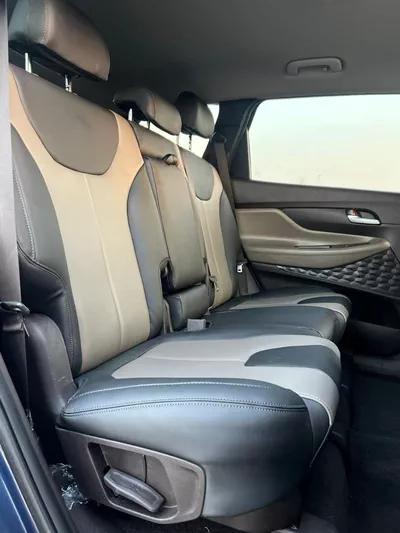Hyundai Santa Fe STANDARD 2019 Mid Option - 2.4L V4 - Rear Camera - Leather Seat --17