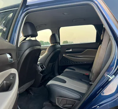 Hyundai Santa Fe STANDARD 2019 Mid Option - 2.4L V4 - Rear Camera - Leather Seat --18