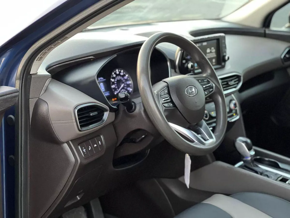 Hyundai Santa Fe STANDARD 2019 Mid Option - 2.4L V4 - Rear Camera - Leather Seat --13-0