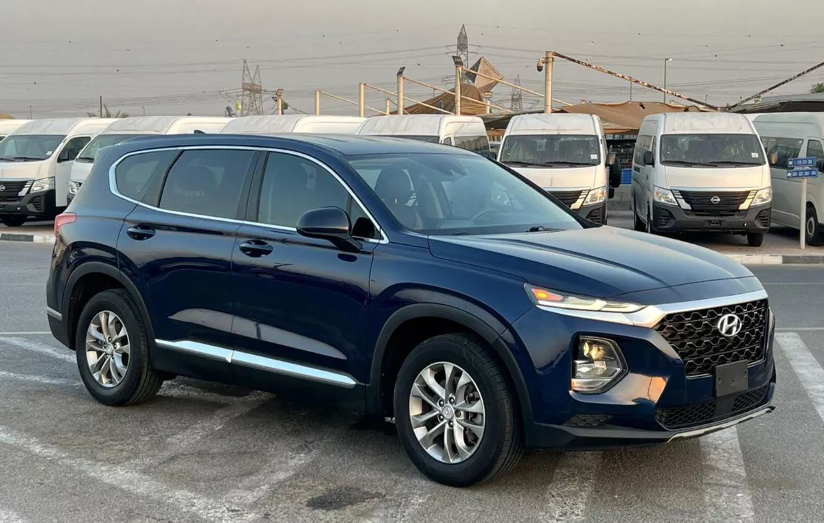 Hyundai Santa Fe STANDARD 2019 Mid Option - 2.4L V4 - Rear Camera - Leather Seat -