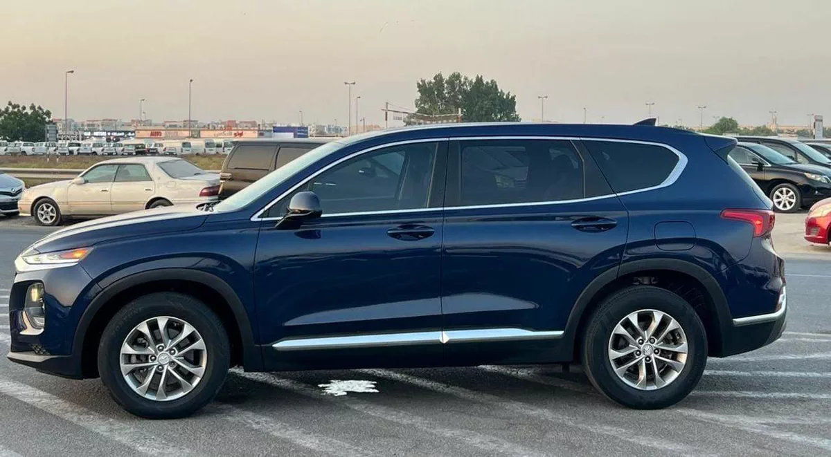 Hyundai Santa Fe STANDARD 2019 Mid Option - 2.4L V4 - Rear Camera - Leather Seat --4-0