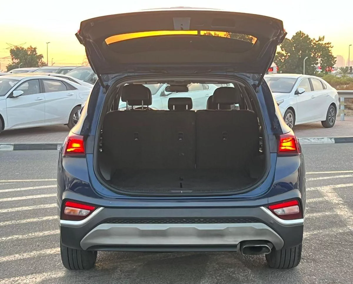 Hyundai Santa Fe STANDARD 2019 Mid Option - 2.4L V4 - Rear Camera - Leather Seat --8-0