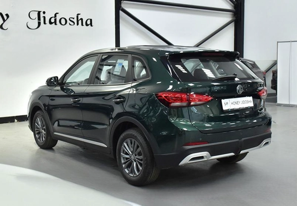 MG ZS 1.5L ( 2026 Model ) in Green Color GCC Specs