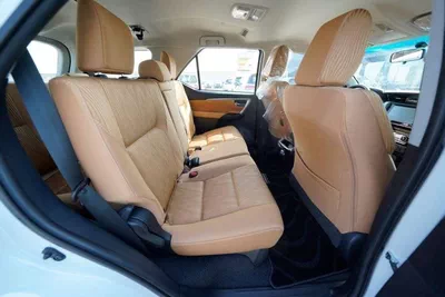 Toyota Fortuner GXR 4.0L (278 HP)-8