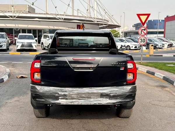2025 TOYOTA Hilux Dcab 4x4 2.8L GR-S W/RADAR BRAND NEW 0KM