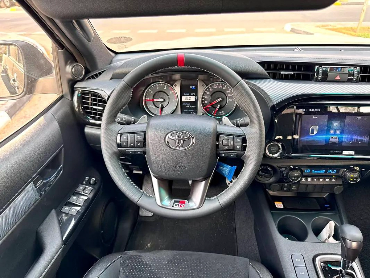 2025 TOYOTA Hilux Dcab 4x4 2.8L GR-S W/RADAR BRAND NEW 0KM