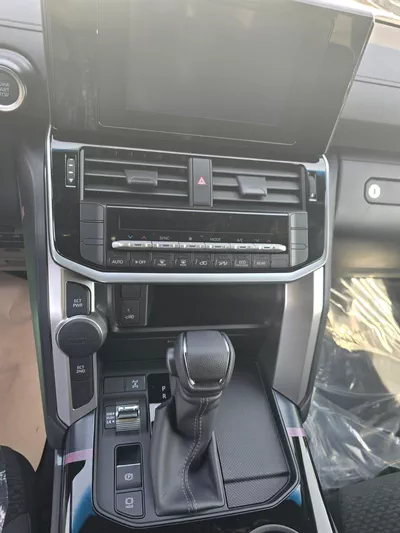 Toyota Land Cruiser LC300 GXR 2026 – Basic Option-1
