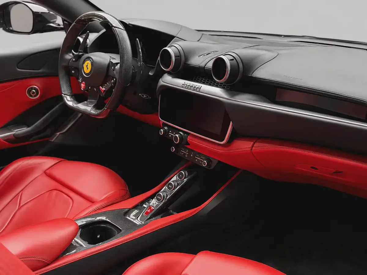 Ferrari Portofino 2019 GCC Specs Standard Trim - Pristine Condition-6-6