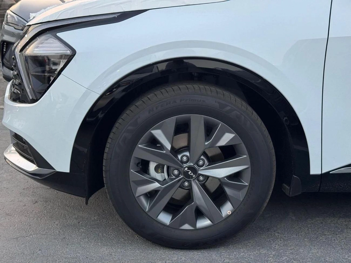Kia Sportage LX 2.0L Petrol FWD 2025 Export Price @ 87,500 AED-8-8