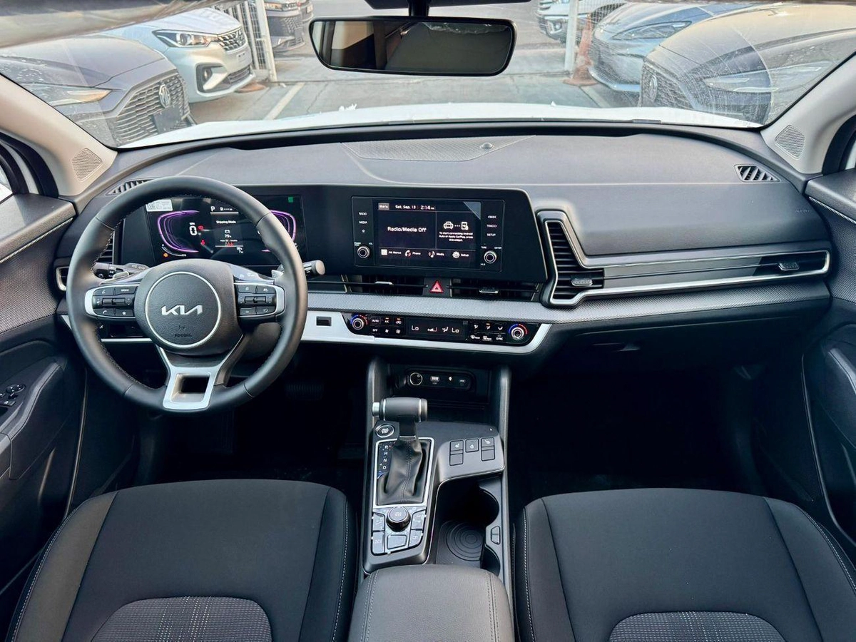 Kia Sportage LX 2.0L Petrol FWD 2025 Export Price @ 87,500 AED-3-3