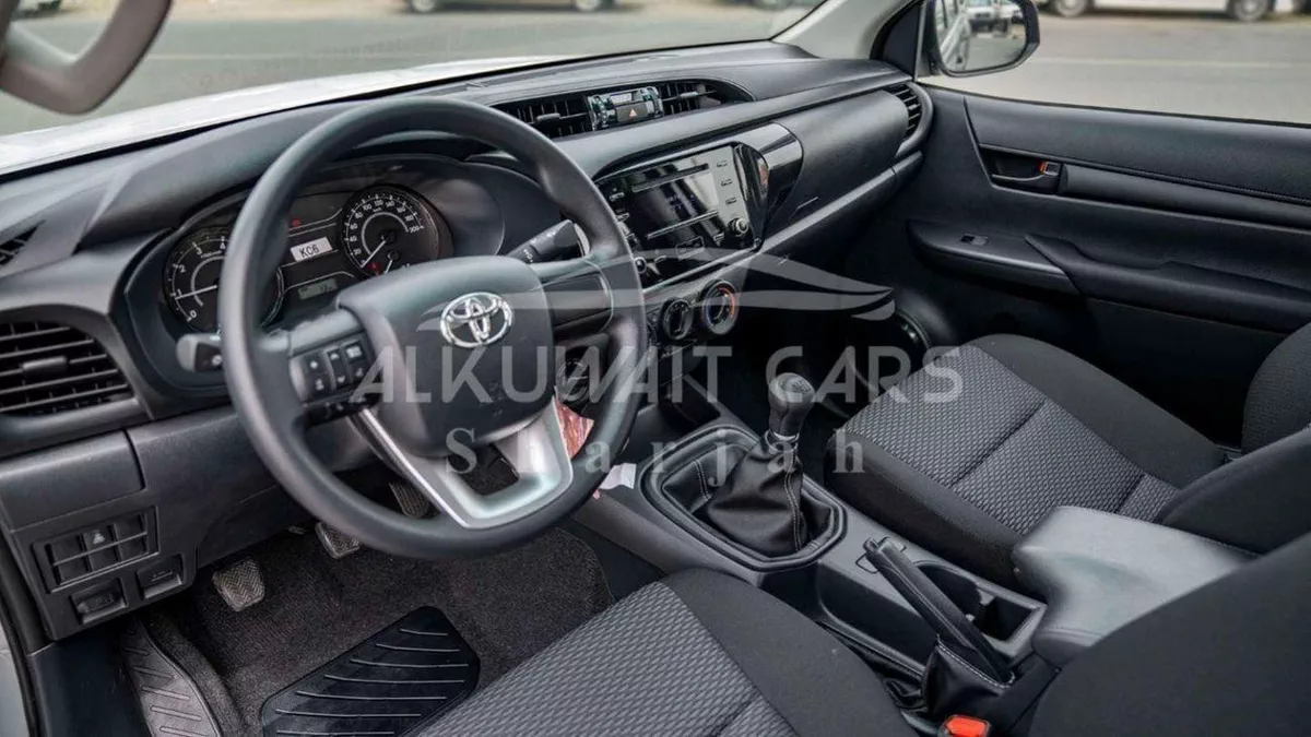 Toyota Hilux GL TOYOTA HILUX DC 2.4L Diesel MT 4X4 P.WINDOW 2025-10-0