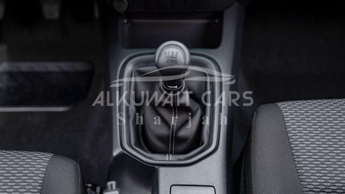 Toyota Hilux GL TOYOTA HILUX DC 2.4L Diesel MT 4X4 P.WINDOW 2025-12-0