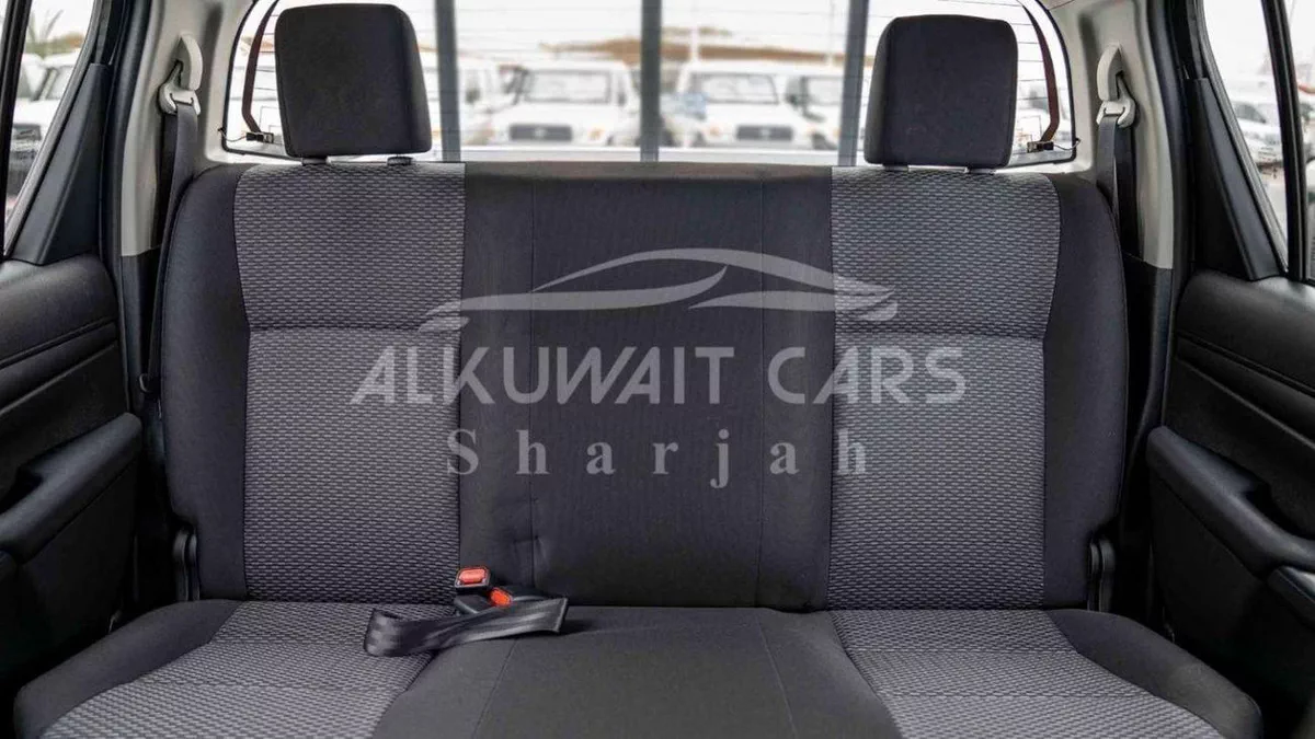 Toyota Hilux GL TOYOTA HILUX DC 2.4L Diesel MT 4X4 P.WINDOW 2025-16-0