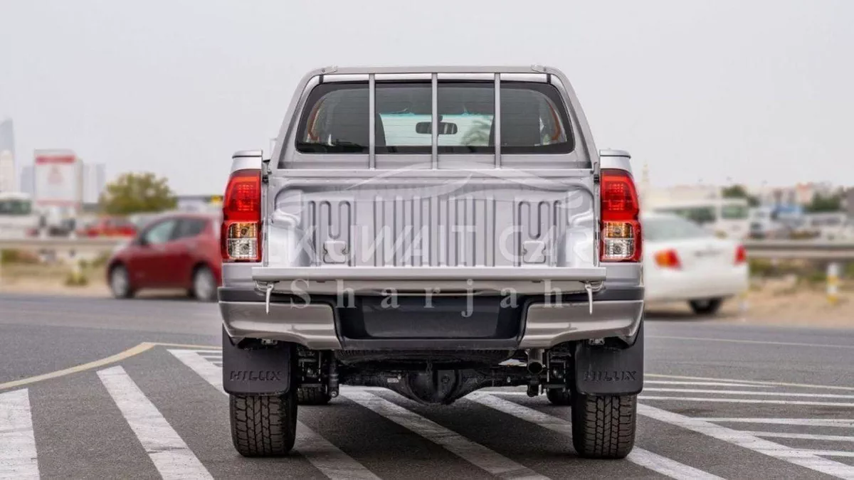 Toyota Hilux GL TOYOTA HILUX DC 2.4L Diesel MT 4X4 P.WINDOW 2025-7-0