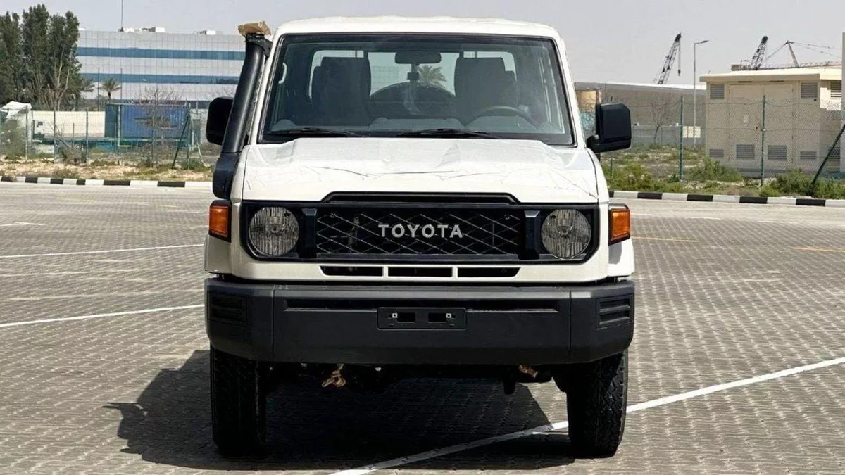 Toyota Land Cruiser Pick Up-4-0