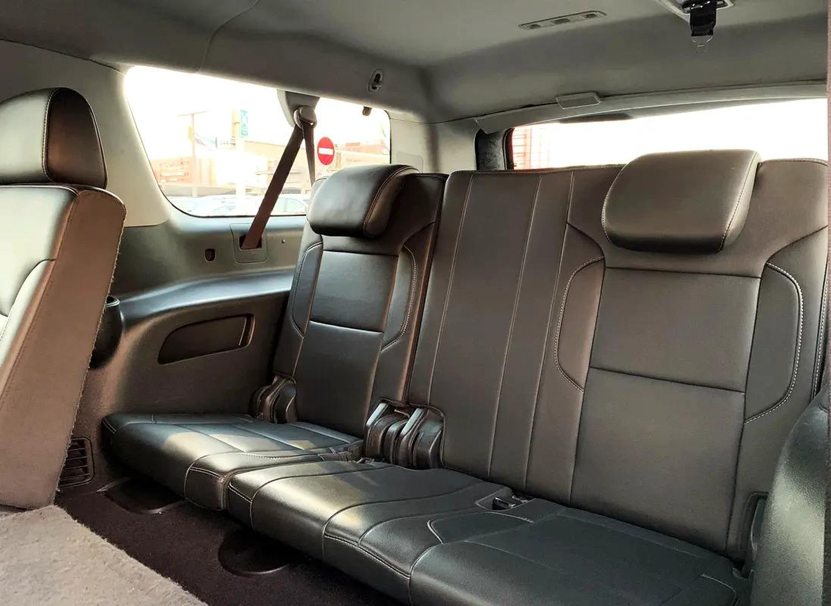 Chevrolet Suburban LT-6-6