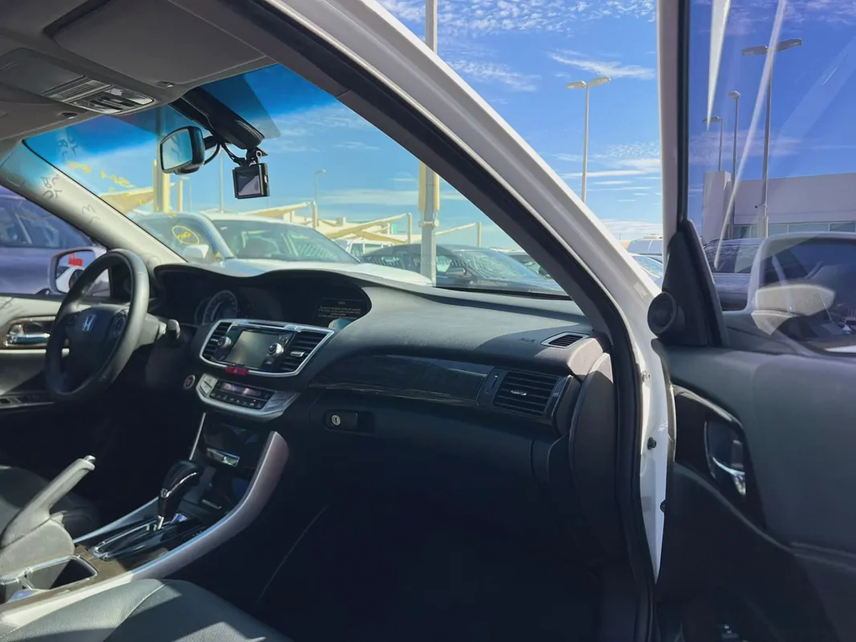 2015 | Honda Accord | I-VTEC | Full Option | V4 | Korean Specs | Ref#900-9-9