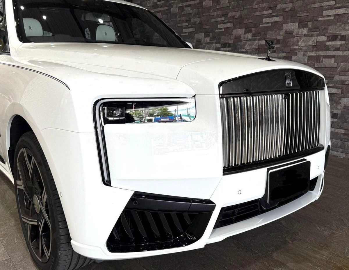 Rolls Royce Cullinan 2025 Rolls Royce Cullinan Black Badge-2-2