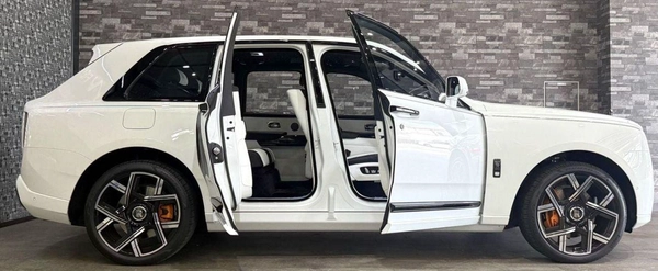 Rolls Royce Cullinan 2025 Rolls Royce Cullinan Black Badge