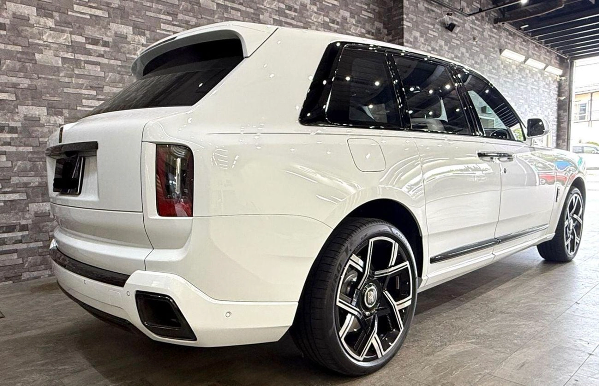 Rolls Royce Cullinan 2025 Rolls Royce Cullinan Black Badge-5-5