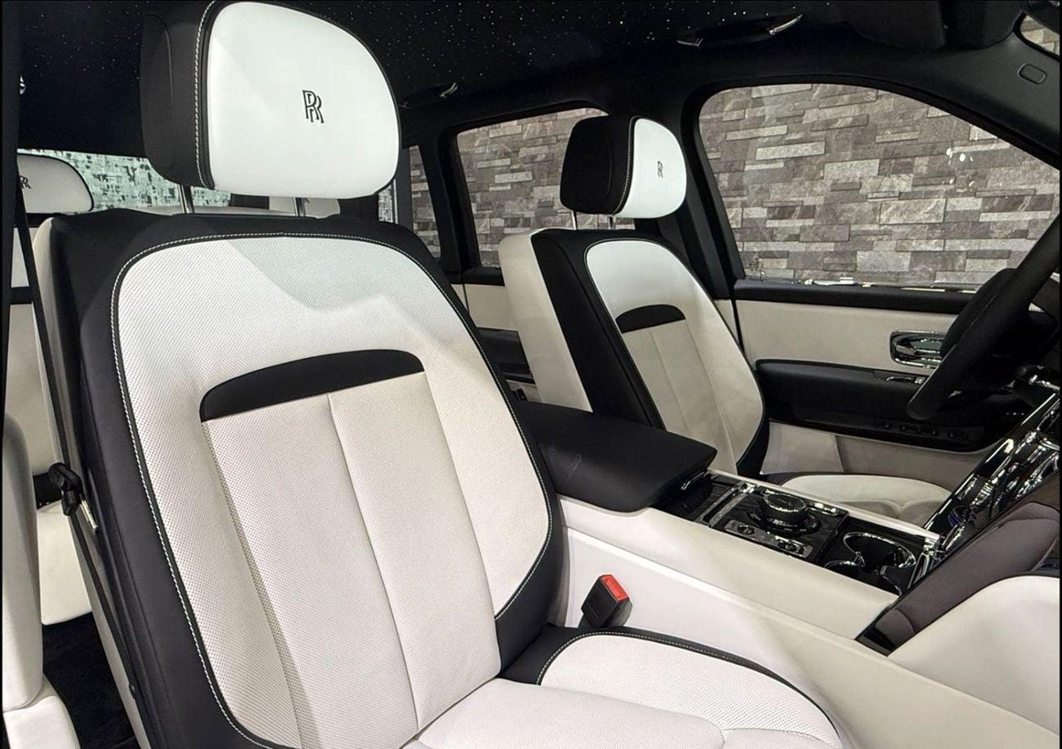Rolls Royce Cullinan 2025 Rolls Royce Cullinan Black Badge-12-12