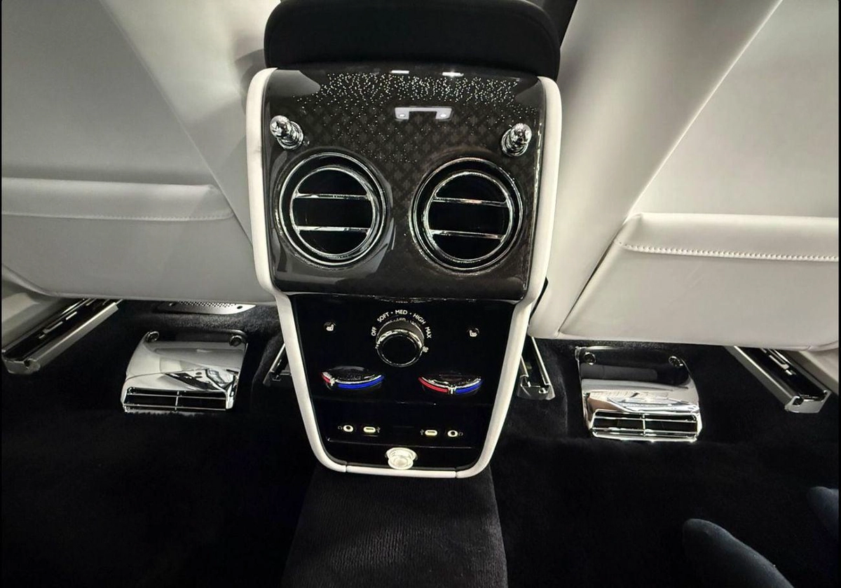 Rolls Royce Cullinan 2025 Rolls Royce Cullinan Black Badge-17-17