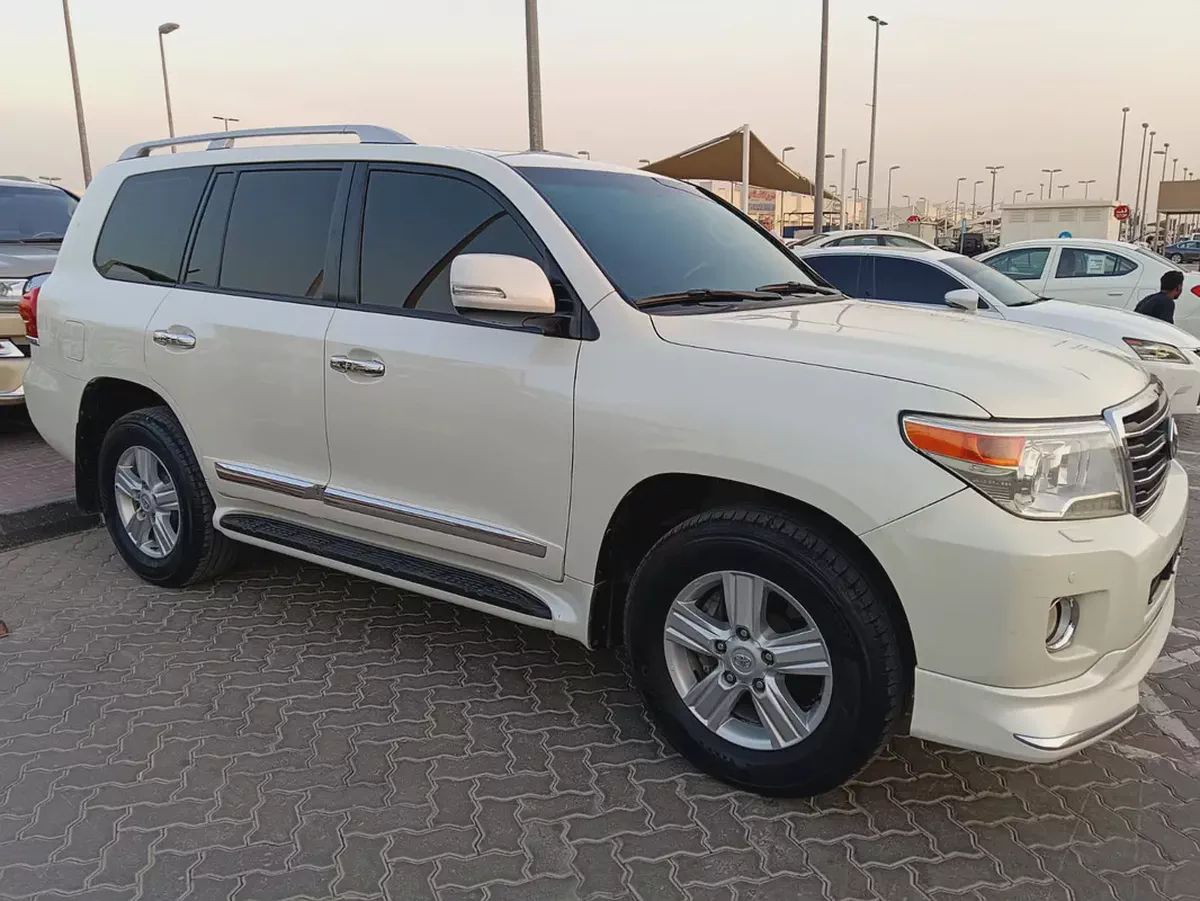 Toyota Land Cruiser GXR 2013 GCC Specs