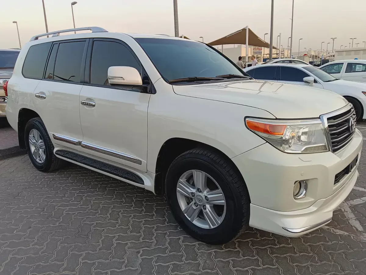 Toyota Land Cruiser GXR 2013 GCC Specs-2-2