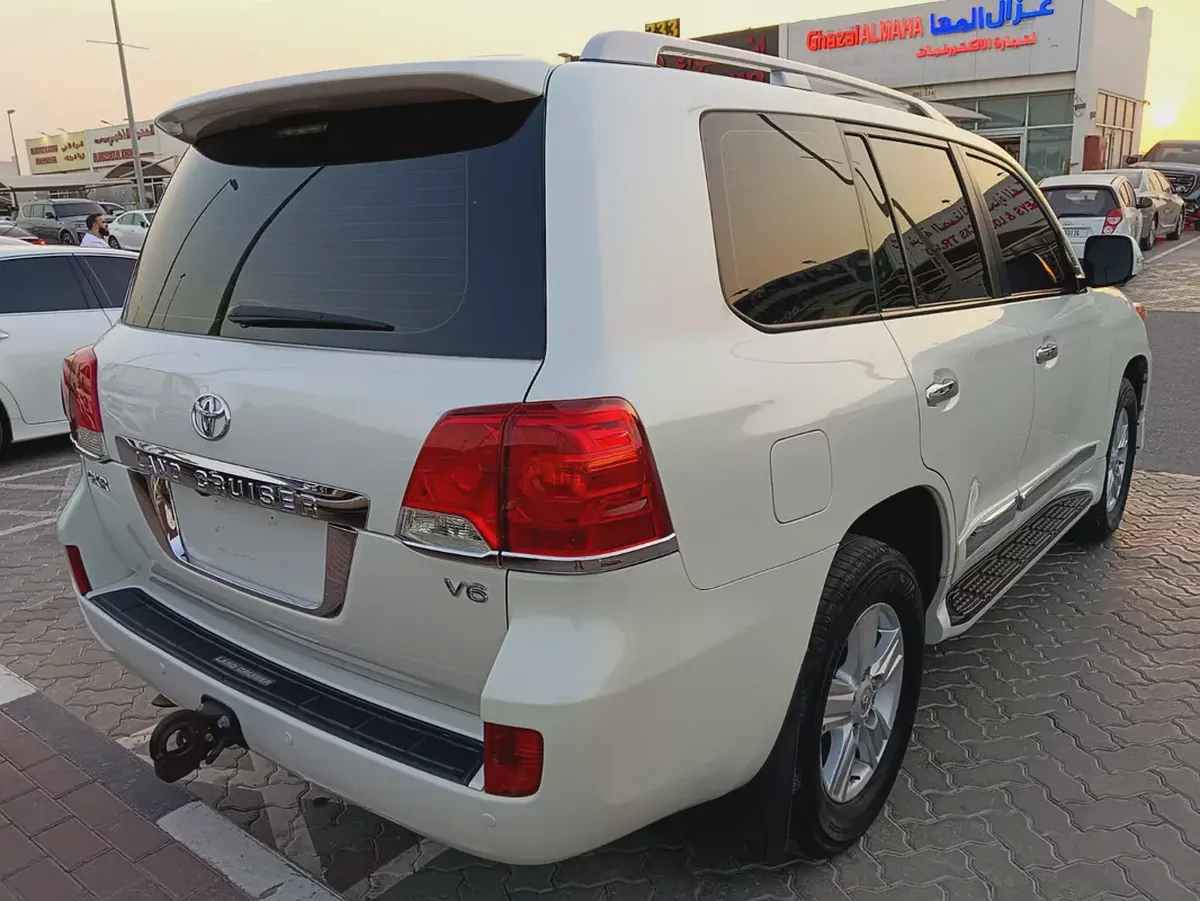 Toyota Land Cruiser GXR 2013 GCC Specs-3-3