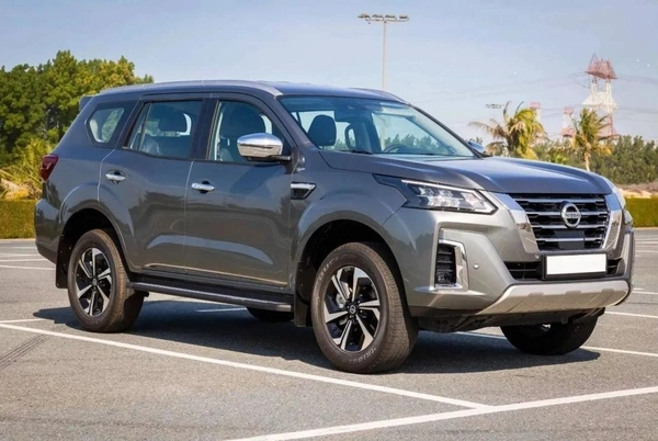 Nissan X Terra Platinum Petrol AT 2.5L 4WD